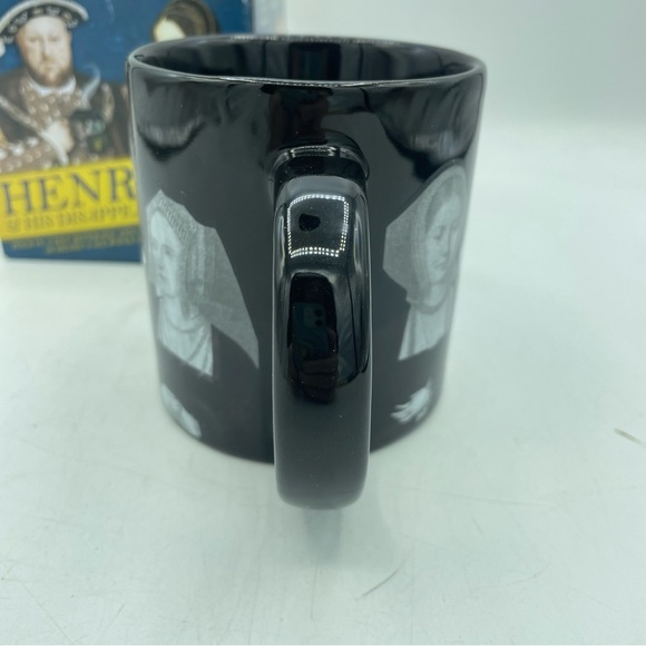 Henry the VIII and his Disappearing Wives Hot Beverage Coffee/Tea Mug NEW Gift - Picture 6 of 12